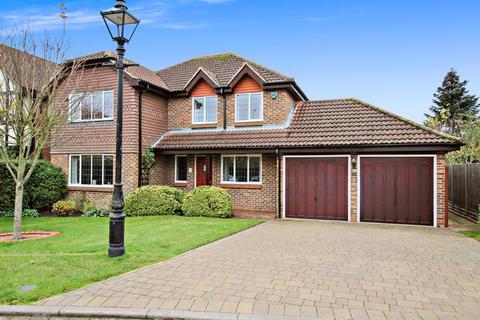 4 Squires Field, Hextable, Swanley, BR8 7QY