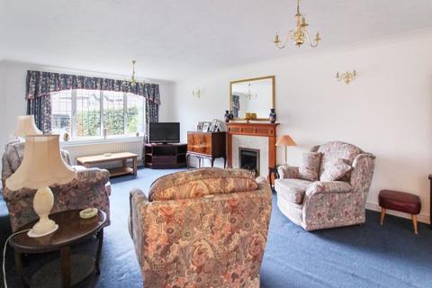 4 Squires Field, Hextable, Swanley, BR8 7QY