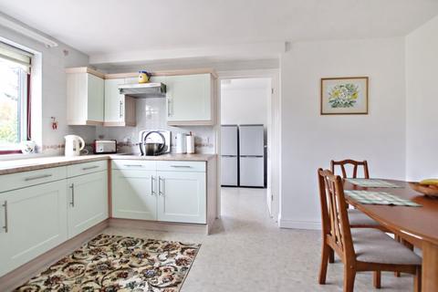 4 Squires Field, Hextable, Swanley, BR8 7QY