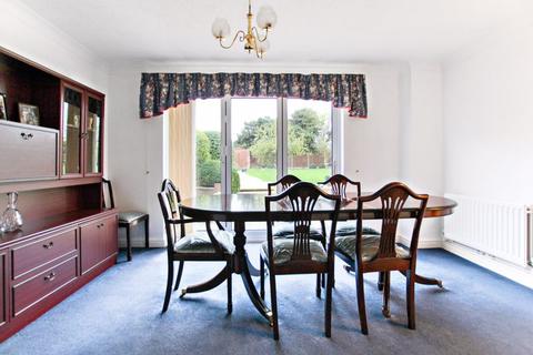 4 Squires Field, Hextable, Swanley, BR8 7QY