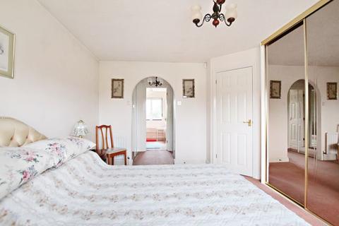 4 Squires Field, Hextable, Swanley, BR8 7QY