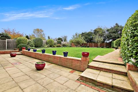4 Squires Field, Hextable, Swanley, BR8 7QY