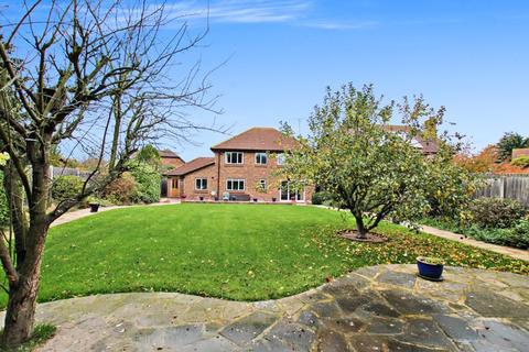 4 Squires Field, Hextable, Swanley, BR8 7QY