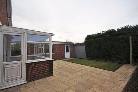 17 Lytham Drive, Waltham, Grimsby, DN37 0DG