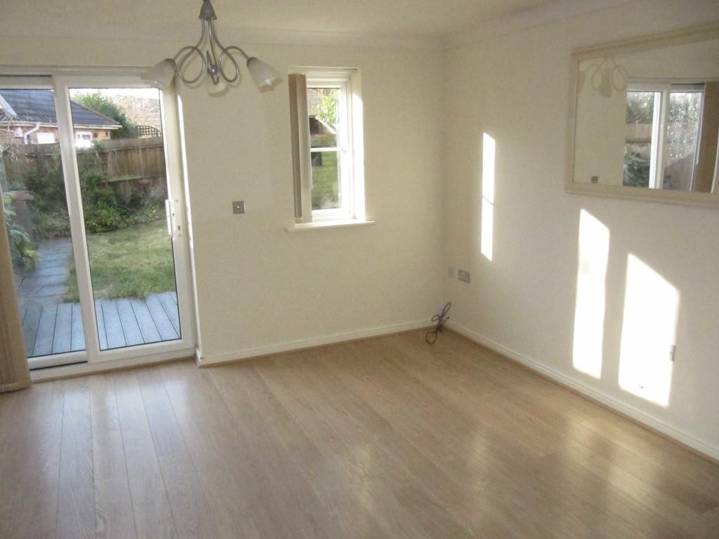 Fern Grove, Eliot Gardens, Bedworth 2 bed end of terrace house £725
