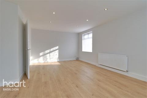 60 Long Gages, Basildon, SS14 2DT