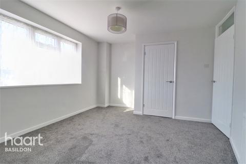 60 Long Gages, Basildon, SS14 2DT