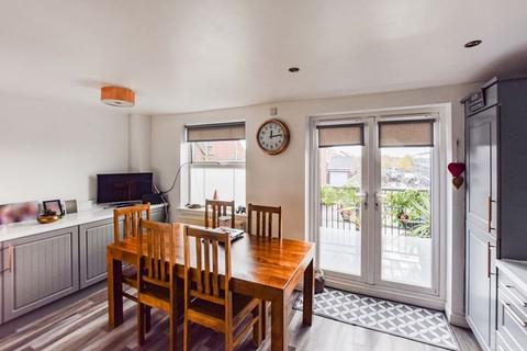 7 Lanark Gardens, Widnes, WA8 9DT