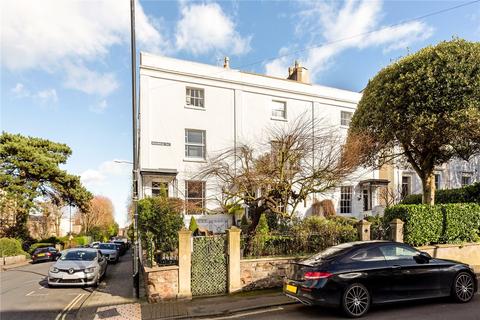 1 Buckingham Vale, Bristol, BS8 2BU