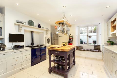 1 Buckingham Vale, Bristol, BS8 2BU