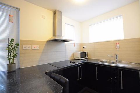 Studio to rent, Bridge Street, Colnbrook