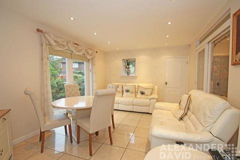 2 Windsor Avenue, Edgware, HA8 8SR