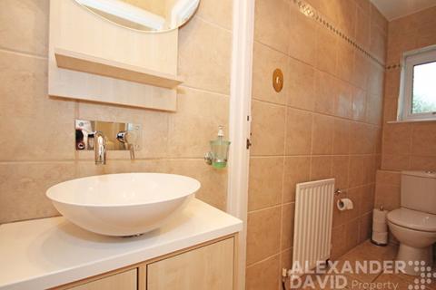 2 Windsor Avenue, Edgware, HA8 8SR