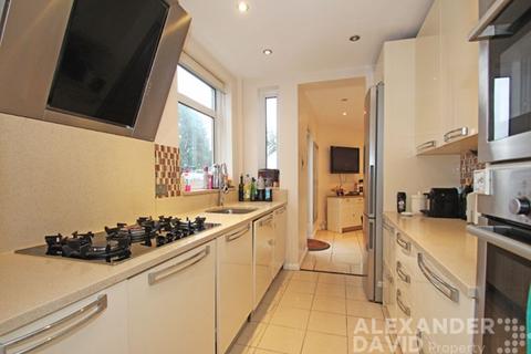 2 Windsor Avenue, Edgware, HA8 8SR