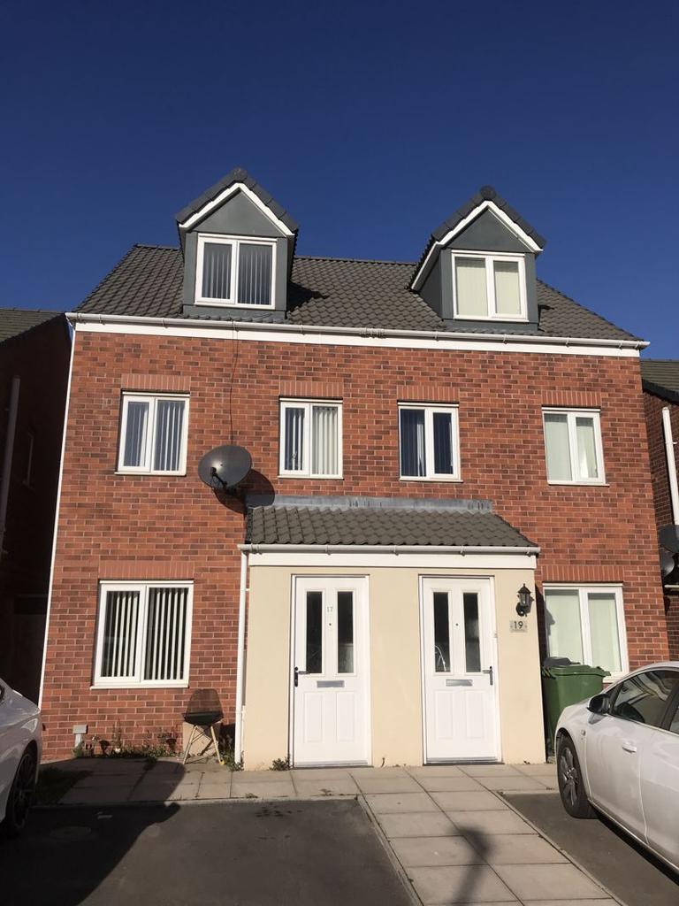 Tangmere Road, Wolverhampton 3 bed house £750 pcm (£173 pw)