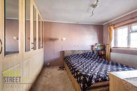 14 Bader Way, Rainham, RM13 7HR