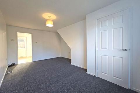 2 bedroom semi-detached house to rent, Lysander Court, Gloucester