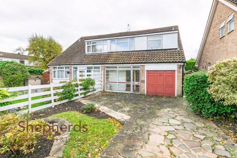 15 Stains Close, Cheshunt, Waltham Cross, EN8 9JJ