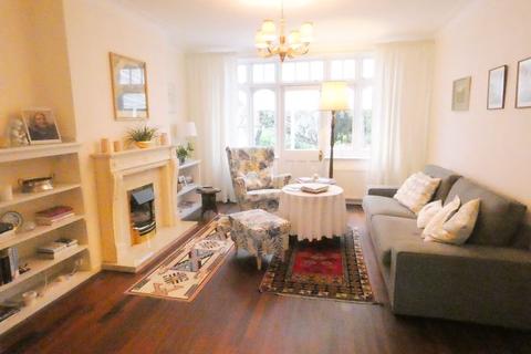29 Highview Avenue, Edgware, HA8 9TX
