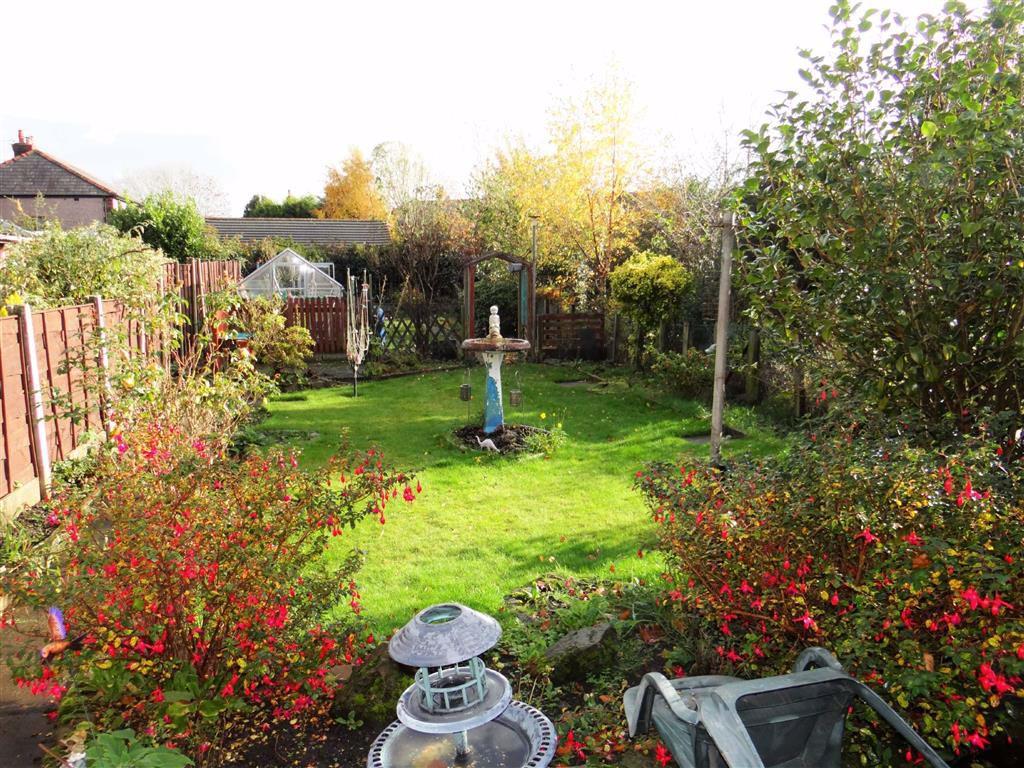 Beverley Ave, Leigh 3 bed semidetached house £159,950
