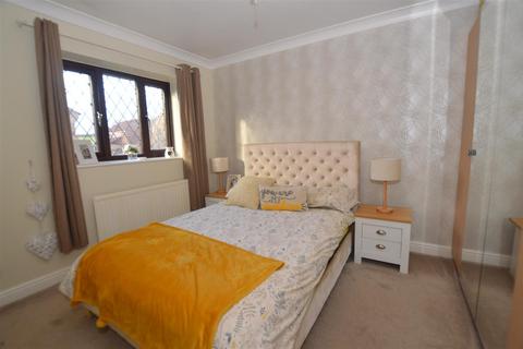 65 Brookfield View, Cleckheaton, BD19 4ES