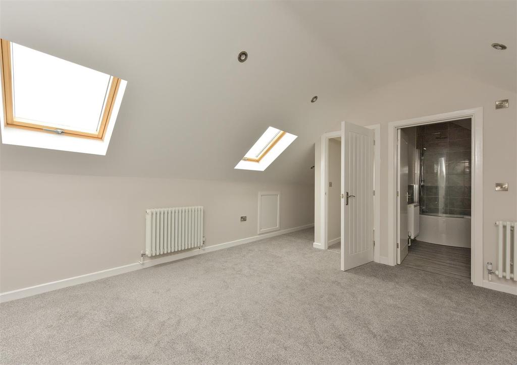 Apartment 4 019.jpg