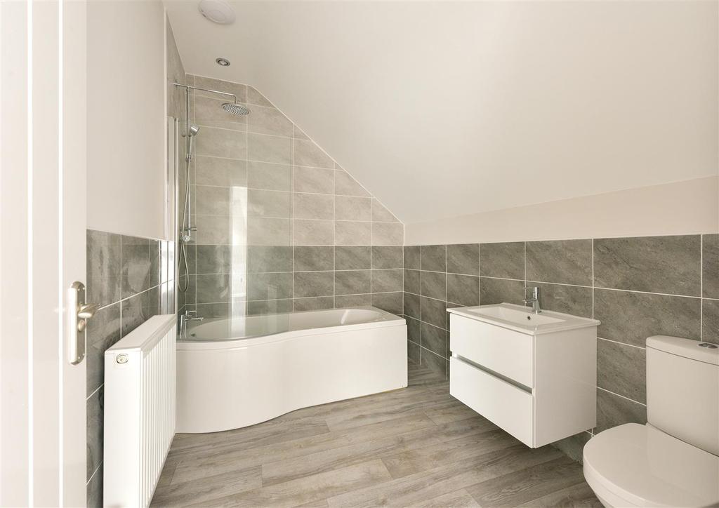 Apartment 4 020.jpg