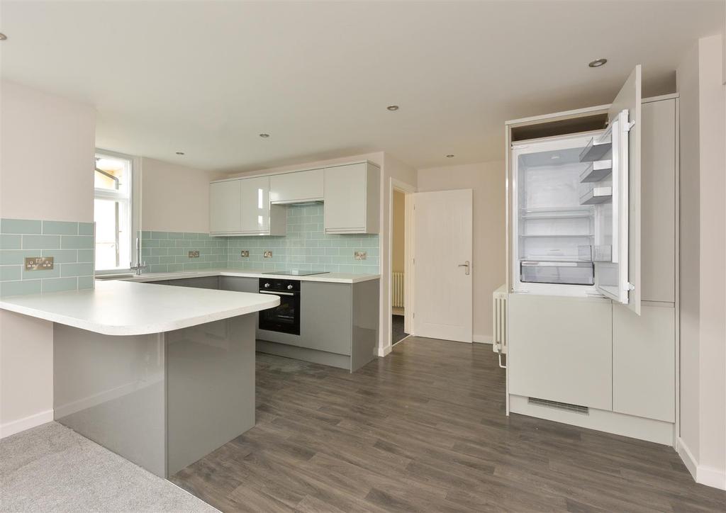 Apartment 4 014.jpg