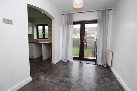 25 Silver Birch Close, Wyke, Bradford, BD12 9ER
