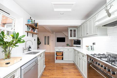 6 Bower Vale, Epping, CM16 7AS