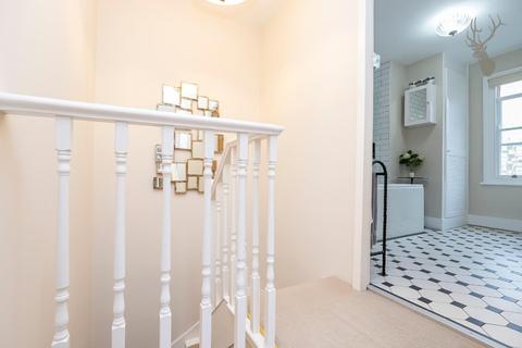 6 Bower Vale, Epping, CM16 7AS