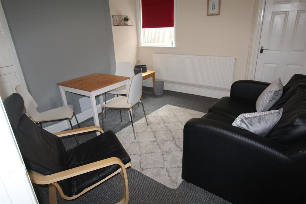 Humber Avenue, Coventry 3 bed terraced house £1,235 pcm (£285 pw)