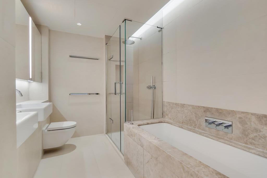 6 Main Ensuite-0.jpg