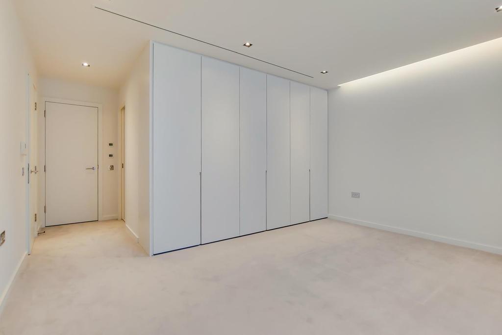 5 Main Bedroom-1.jpg