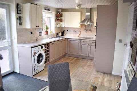 67 Bettina Close, Nuneaton, CV10 9EX