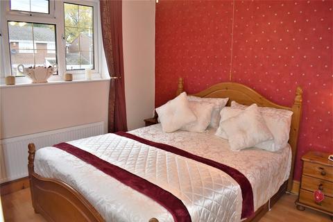67 Bettina Close, Nuneaton, CV10 9EX