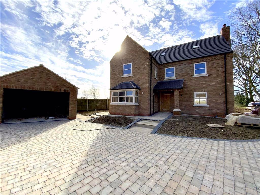 Anita Grove, Waltham, North East Lincolnshire 5 bed detached house £