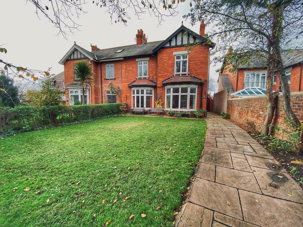 Park View, Blyth 4 bed semidetached house £425,000