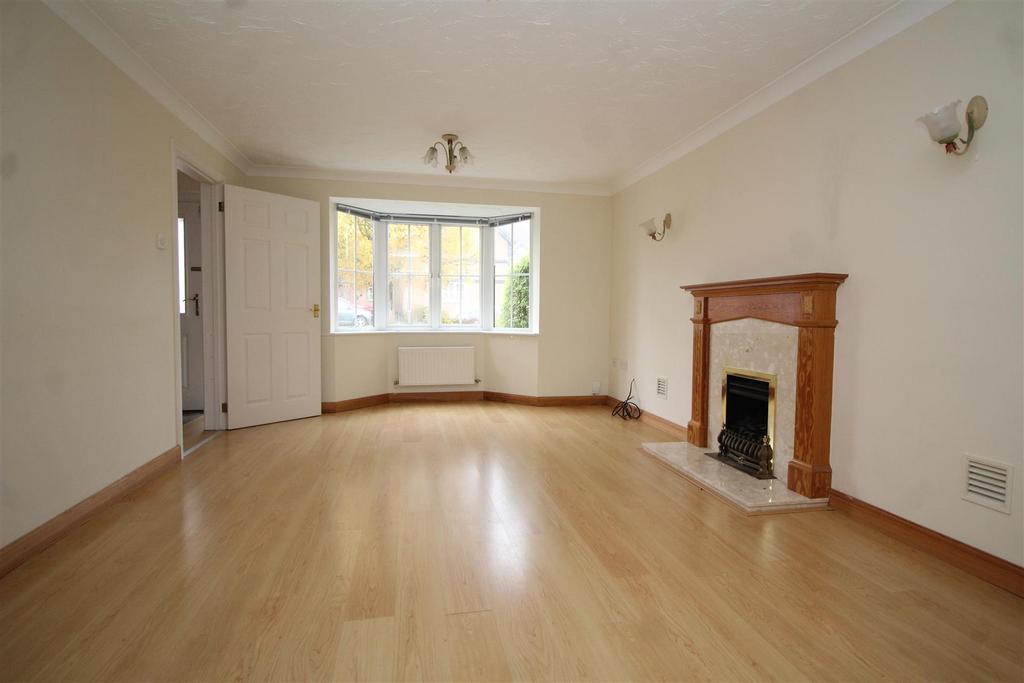 Gretton Close, Peterborough 4 bed detached house £340,000