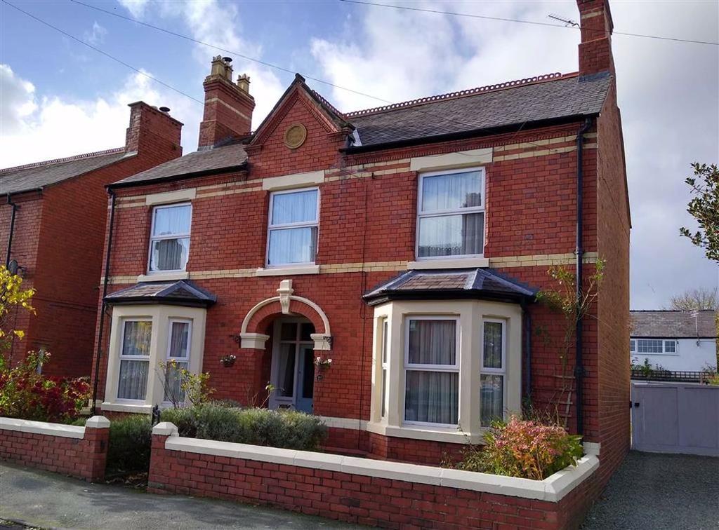 Park Avenue, Oswestry 4 bed detached house £495,000