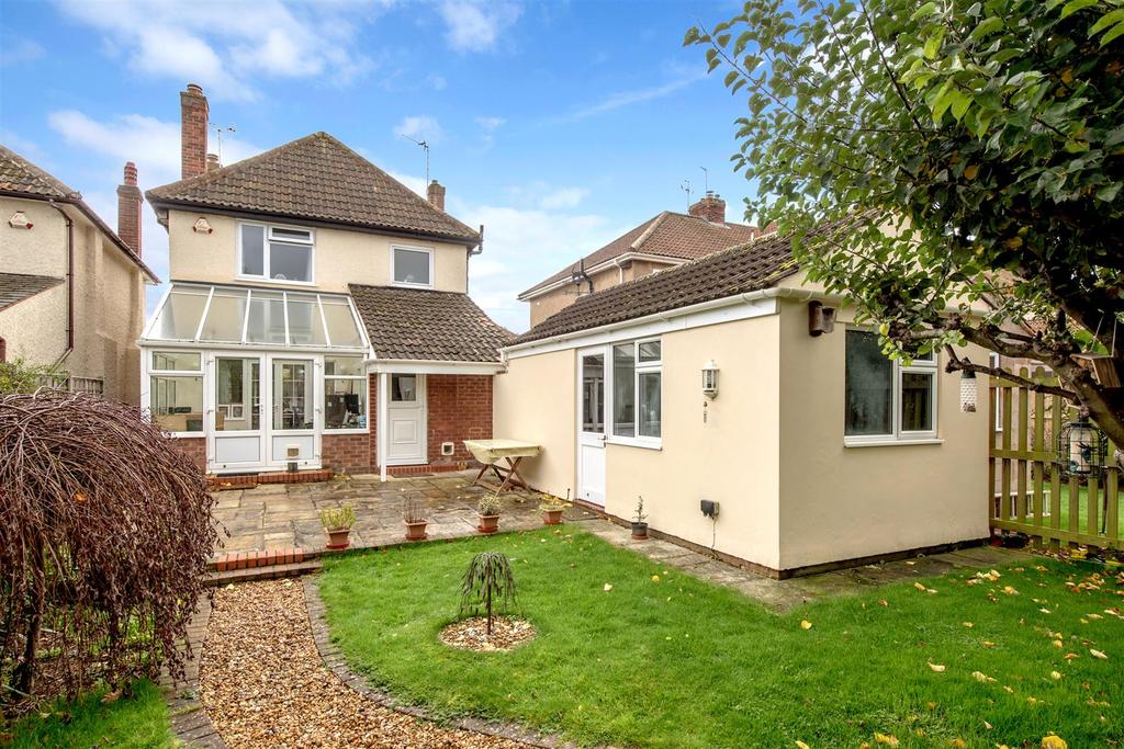 Tamar Avenue, Taunton 3 bed detached house £389,950