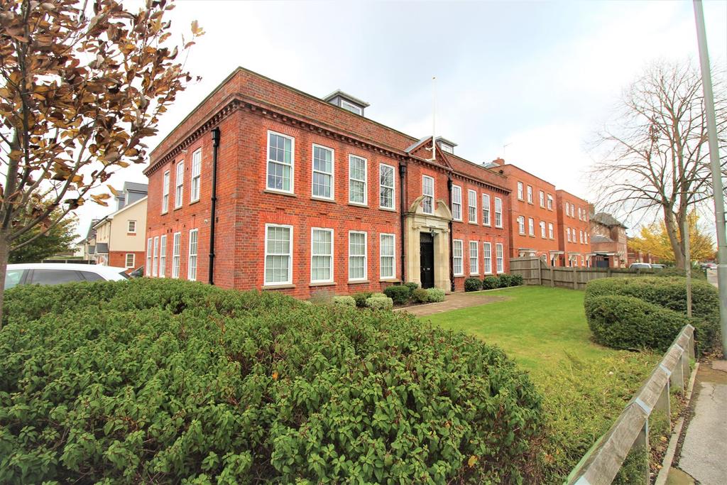 St Albans Road East, Hatfield, AL10 2 bed apartment £1,250 pcm (£288 pw)