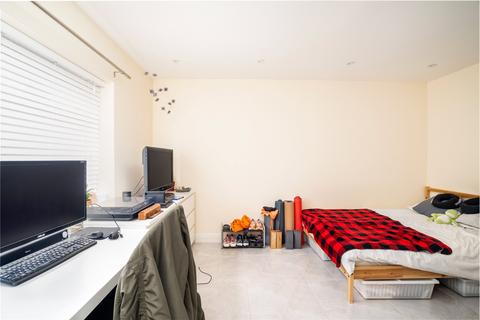 56 Candlemas Mead, Beaconsfield, HP9 1AR