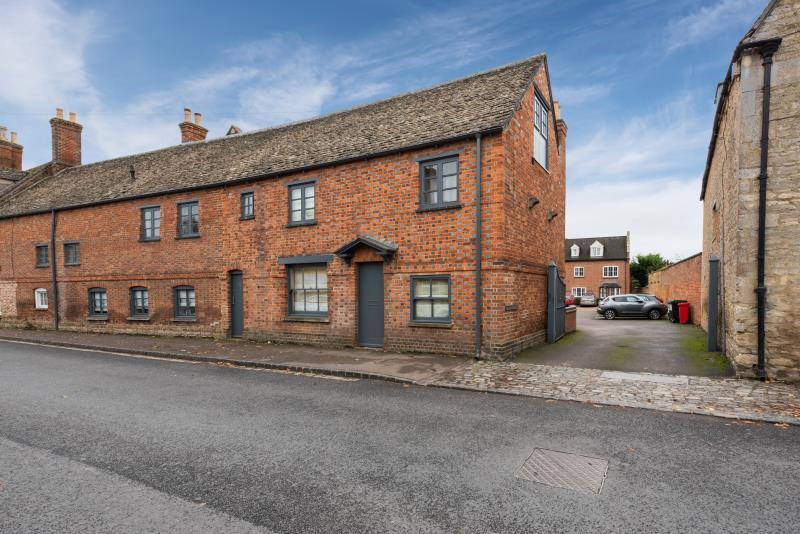 The Old Mill, 35 Acre End Street, Eynsham, Witney 1 bed apartment £