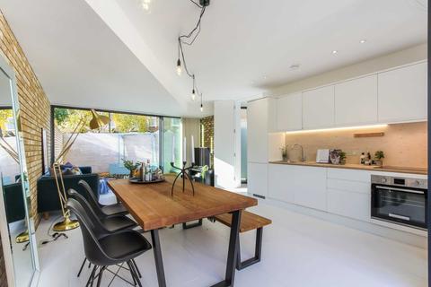 2a Lindley Road, London, E10 6QT