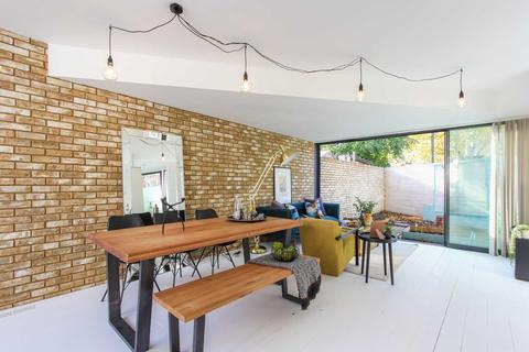 2a Lindley Road, London, E10 6QT