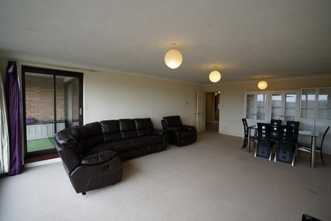 2 bedroom apartment to rent, Sealand Court, Esplanade, Rochester, Kent, ME1