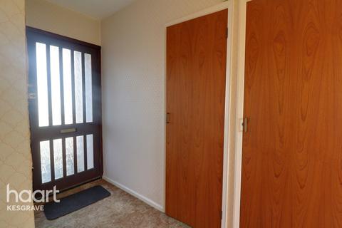 17 Columbia Close, Kesgrave, Ipswich, IP5 1EY