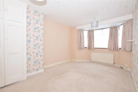 33 Almond Close, Havant, PO9 3LP