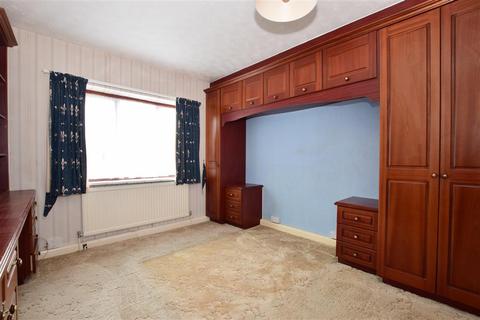 33 Almond Close, Havant, PO9 3LP
